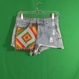 Native rose S embroidered distressed shorts